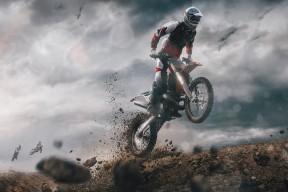 米乐-Doinb巅峰对决，Faker与40激战C9分钟，关键助攻逆转乾坤